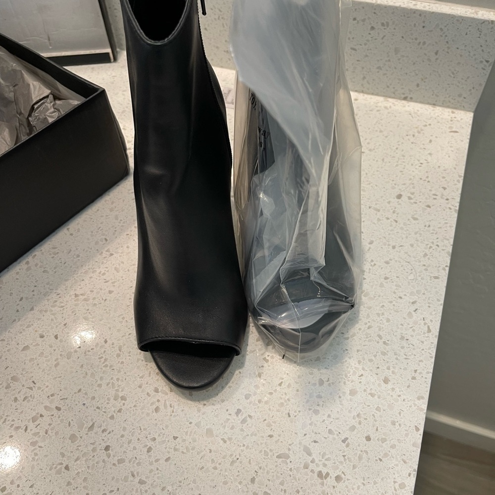 Wendy Williams Gorgeous Black Booties